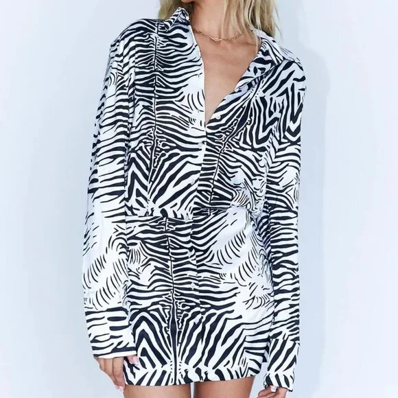 #8 NEW LIONESS MIRROR IMAGE MINI DRESS ZEBRA - Picture 2 of 7
